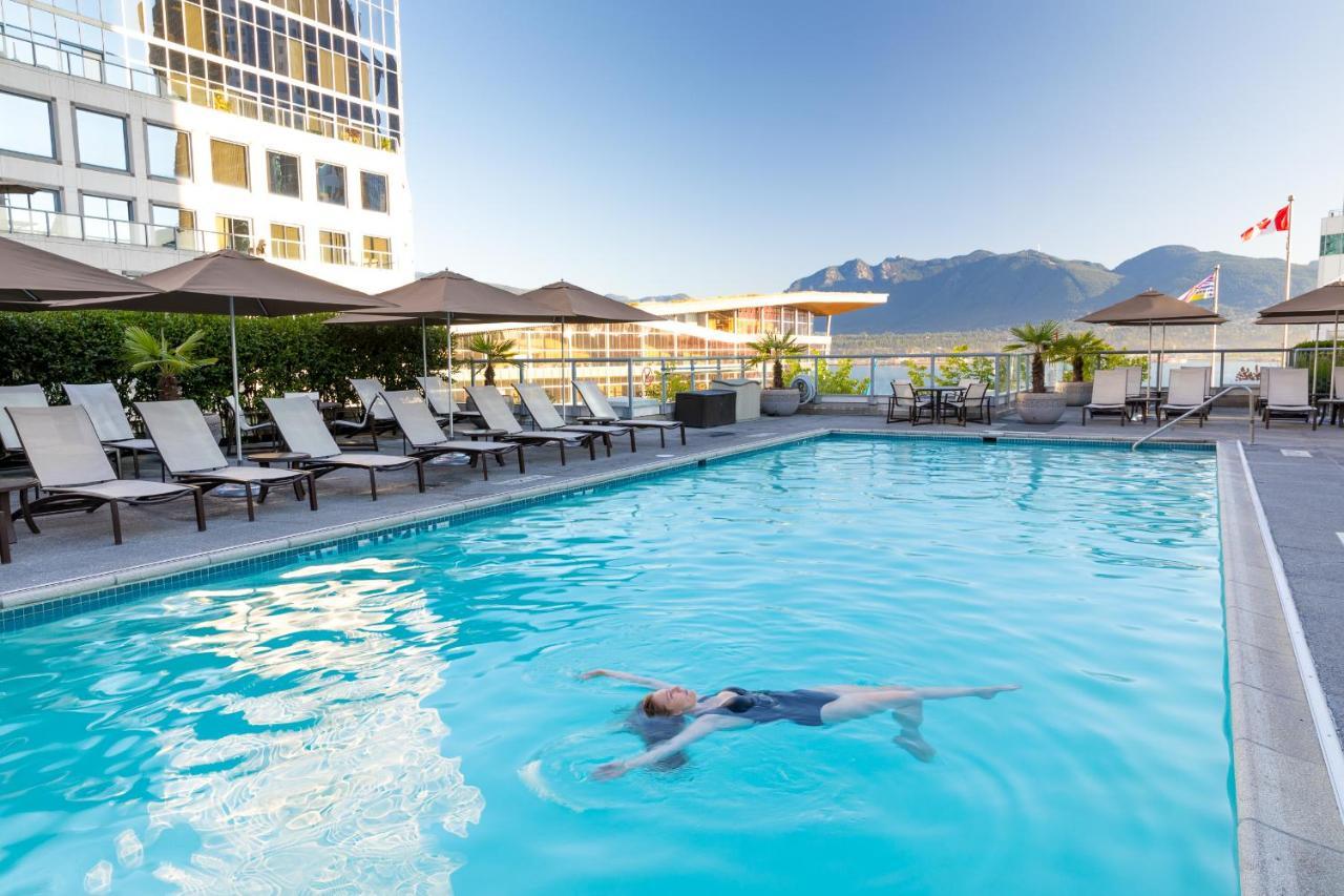 Fairmont Waterfront Hotel Vancouver Ngoại thất bức ảnh The pool at the Hotel Georgia