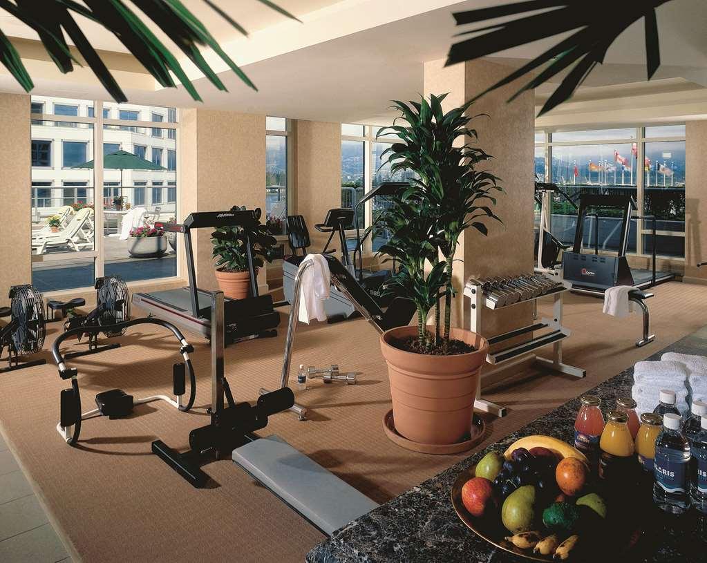 Fairmont Waterfront Hotel Vancouver Tiện nghi bức ảnh The gym at the Four Seasons Hotel, Dubai